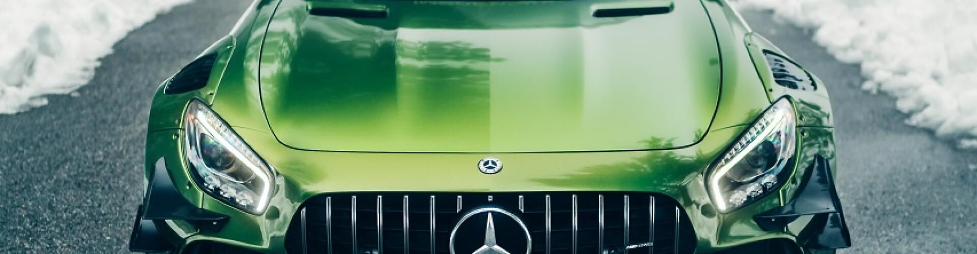 Supergloss Metallic Mamba Green